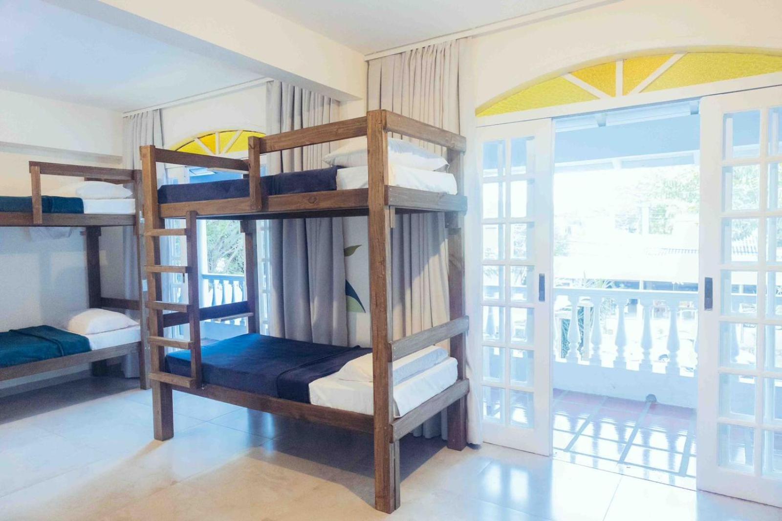 Sea Wolf Hostel - Lagoa Da Conceicao Florianópolis Екстериор снимка